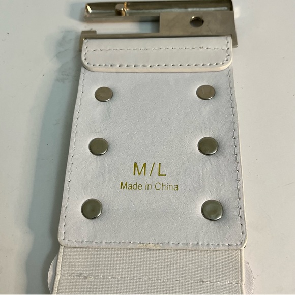 White elastic 3 inch wide belt with chrome buckle and accents - Picture 8 of 8